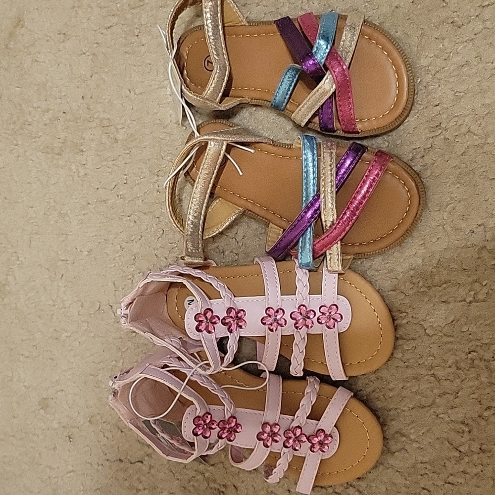🛍  2 Pair Swiggles Toddler Sandals Size Medium